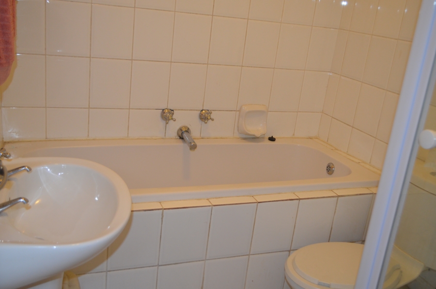 To Let 2 Bedroom Property for Rent in Brackenfell Central Western Cape
